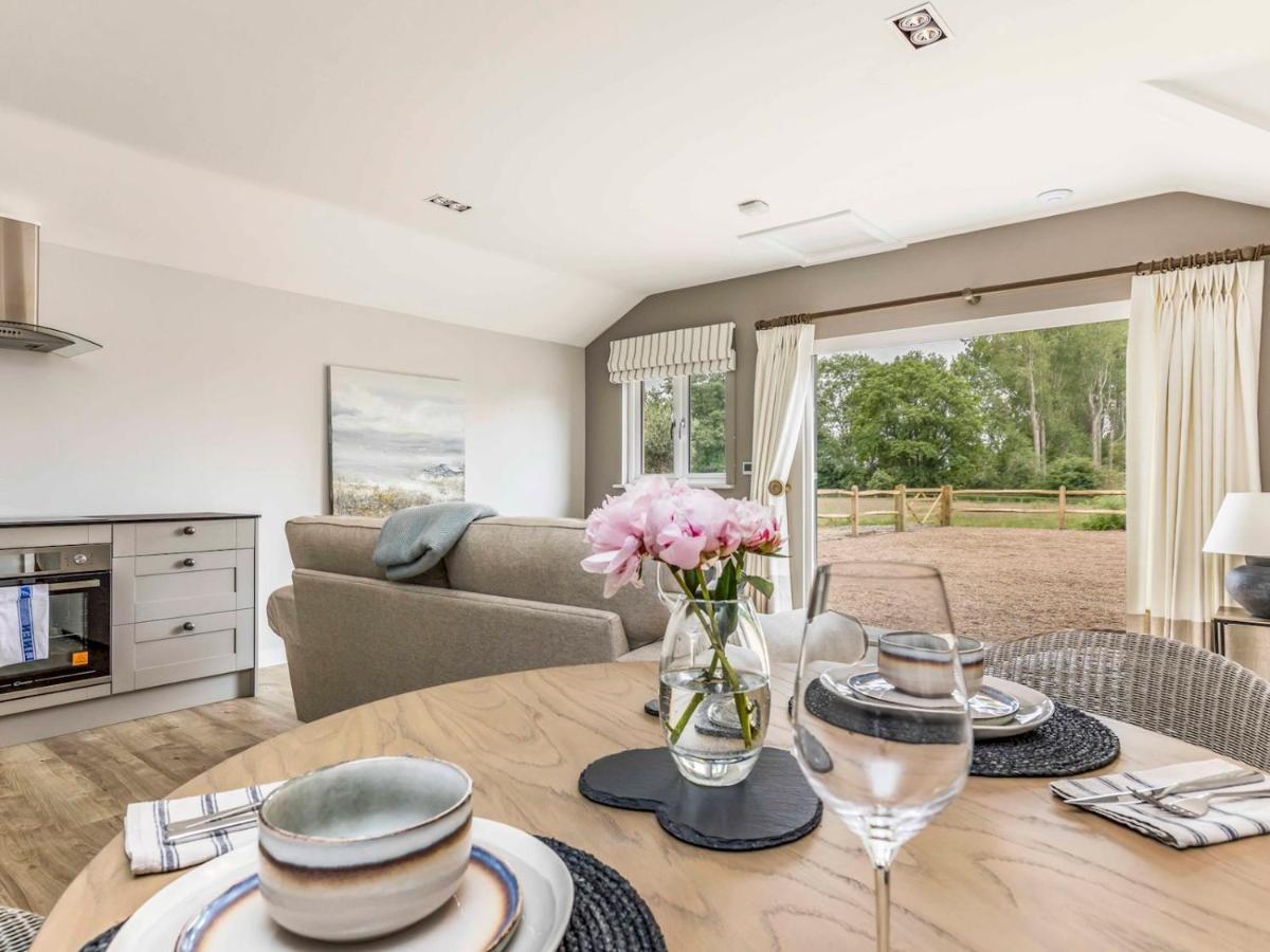 Pass The Keys Delightful 1 Bed Lodge In South Downs Village Chichester Exterior photo